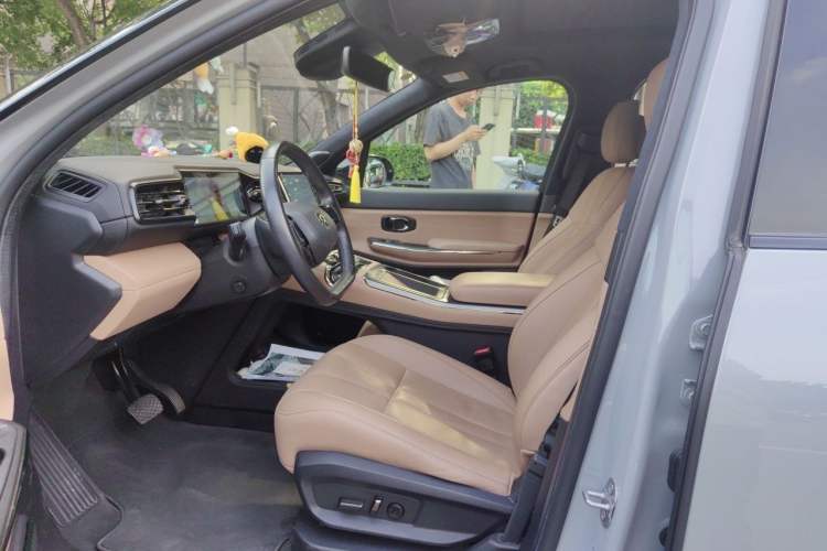Used Nio ES8 2022 100 kWh 7-Seater Version Left Front Seat