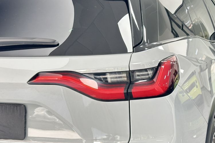 Used Nio ES8 2022 100 kWh Six-Seater Version Exterior 4
