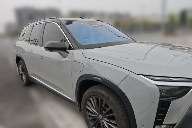 Used Nio ES8 2022 100 kWh Six-Seater Version Front Right 45 Deg