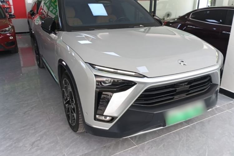 Used Nio ES8 2022 100 kWh Six-Seater Version Front Right 45 Deg