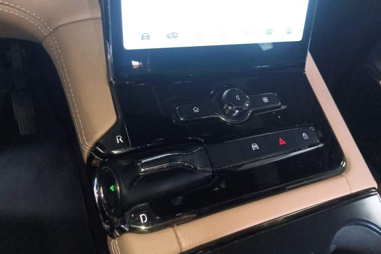 Used Nio ES8 2022 75 kWh Signature Edition Seven Seats Gear Lever