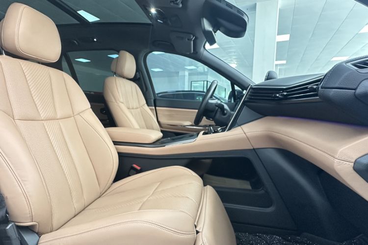 Used Nio ES8 2022 100 kWh Six-Seater Version Interior 1