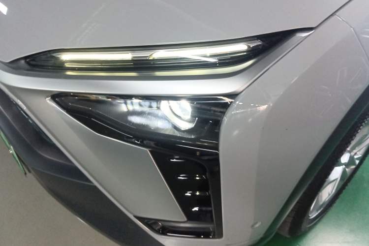 Used Nio ES8 2022 75 kWh Signature Edition Seven Seats Left Front Headlight