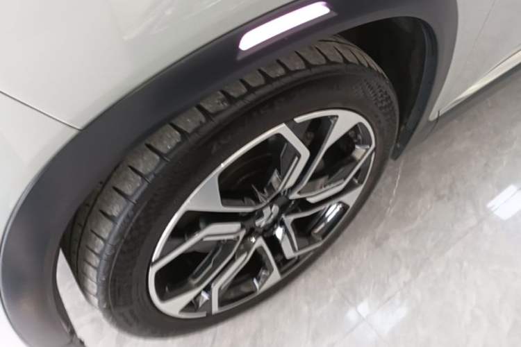 Used Nio ES8 2022 100 kWh Six-Seater Version Left Front Wheel Hub