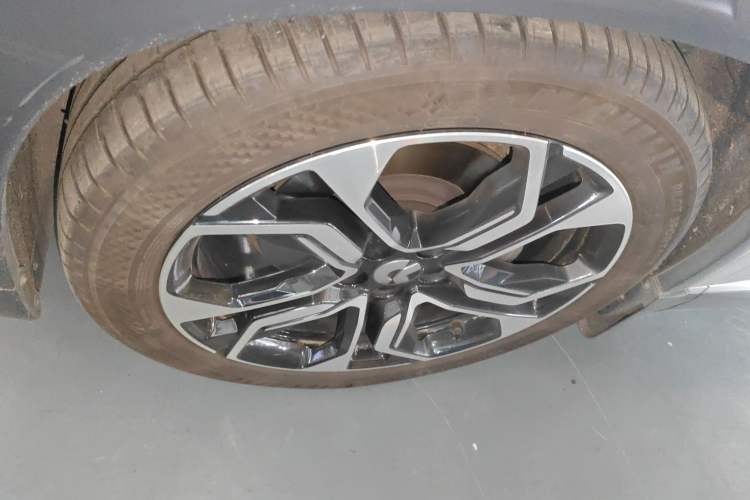 Used Nio ES8 2022 100 kWh Six-Seater Version Left Front Wheel Hub