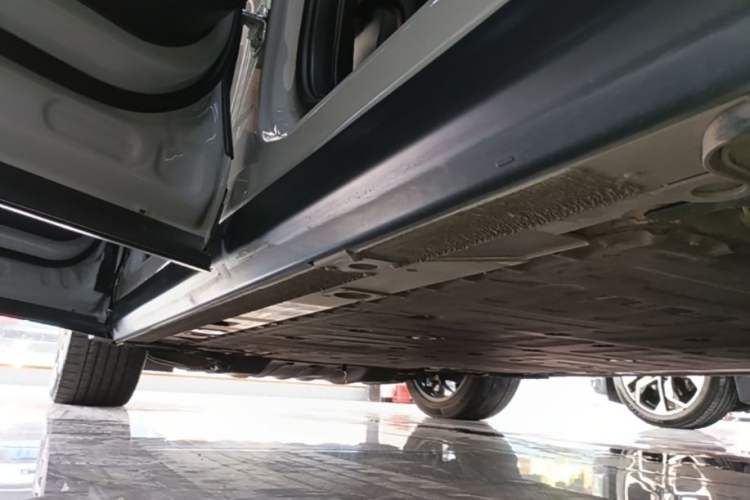 Used Nio ES8 2022 100 kWh Six-Seater Version Left Side Sill