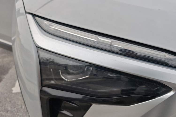 Used Nio ES8 2022 100 kWh Six-Seater Version Right Front Headlight