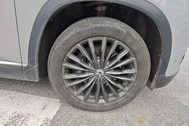 Used Nio ES8 2022 100 kWh Six-Seater Version Right Front Wheel Hub