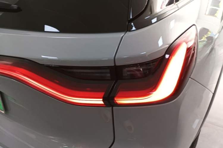 Used Nio ES8 2022 100 kWh Six-Seater Version Right Rear Taillight