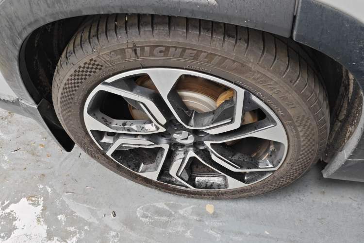 Used Nio ES8 2022 100 kWh Six-Seater Version Right Rear Wheel Hub