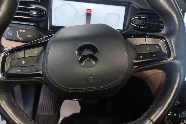 Used Nio ES8 2022 75 kWh Signature Edition Seven Seats Steering Wheel