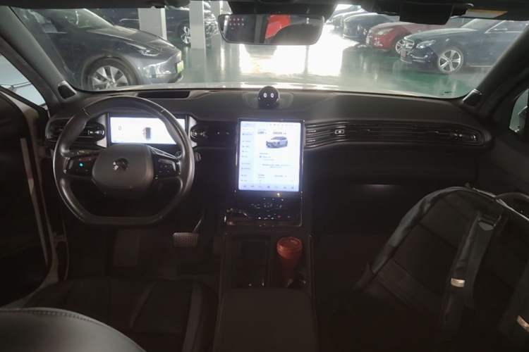 Used Nio ES8 2022 100 kWh Six-Seater Version Center Console