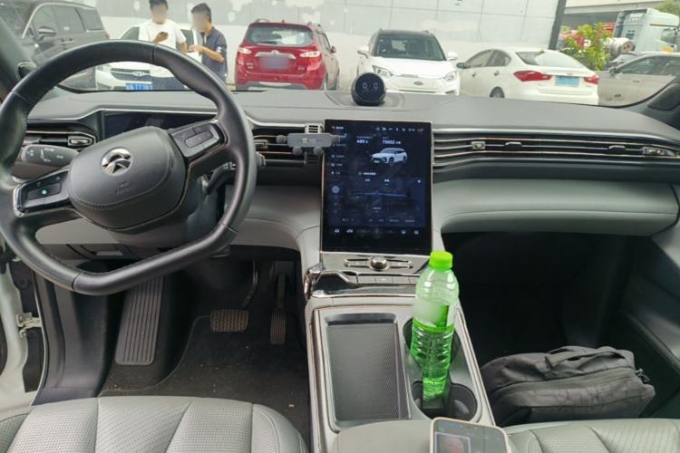 Used Nio ES8 2022 75 kWh Six-Seater Version Center Console