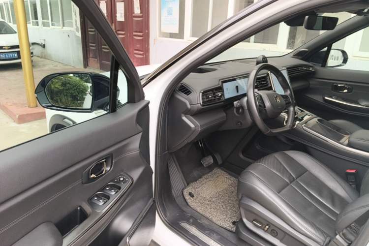 Used Nio ES8 2022 75 kWh 7-Seater Version Driver Seat