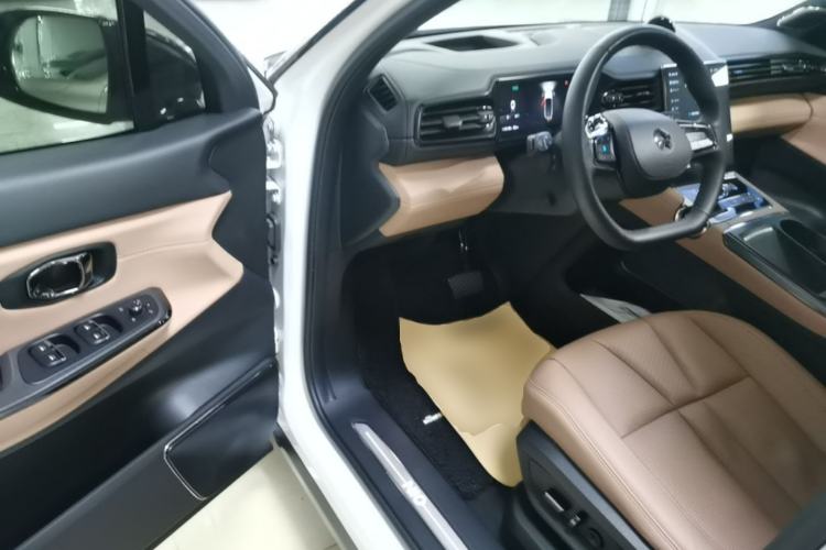 Used Nio ES8 2022 75 kWh Signature Edition Six-Seater Driver Seat