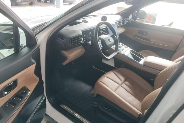 Used Nio ES8 2022 75 kWh Signature Edition Six-Seater Driver Seat