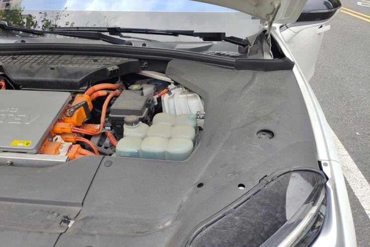Used Nio ES8 2022 75 kWh Six-Seater Version Engine Bay Left