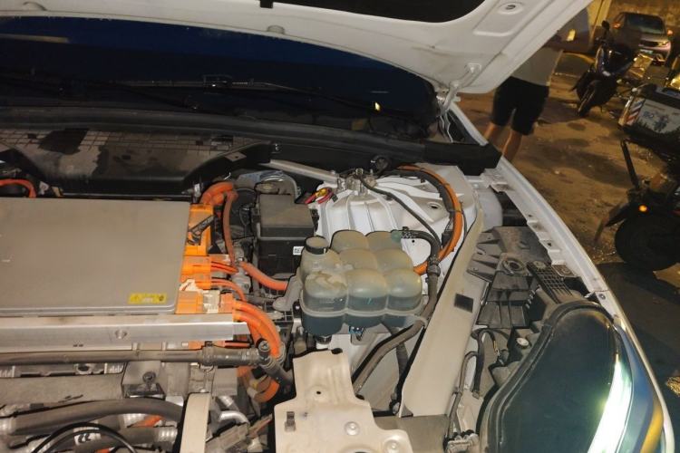 Used Nio ES8 2022 75 kWh Signature Edition Six-Seater Engine Bay Left