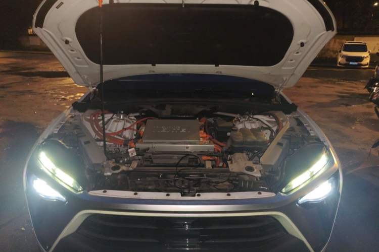 Used Nio ES8 2022 75 kWh Signature Edition Six-Seater Engine Bay