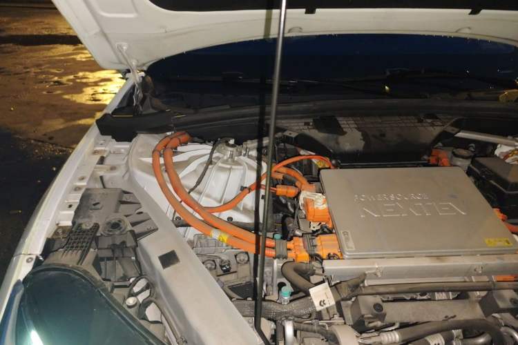 Used Nio ES8 2022 75 kWh Signature Edition Six-Seater Engine Bay Right