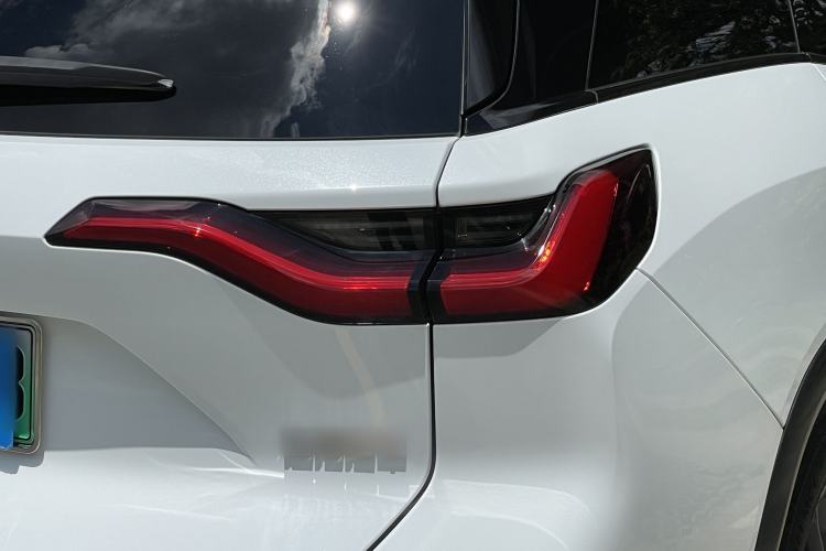 Used Nio ES8 2022 75 kWh 7-Seater Version Exterior 8