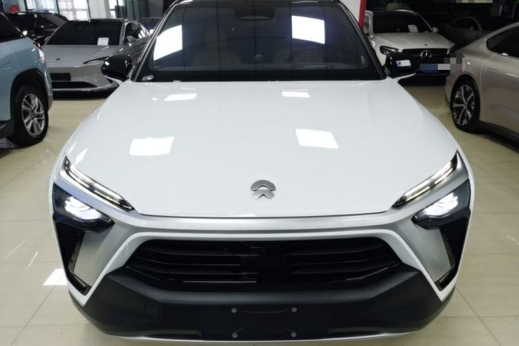 Used Nio ES8 2022 75 kWh Signature Edition Six-Seater Front