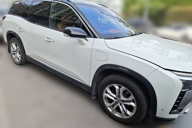 Used Nio ES8 2022 75 kWh 7-Seater Version Front Right 45 Deg