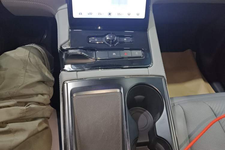 Used Nio ES8 2022 100 kWh Six-Seater Version Gear Lever