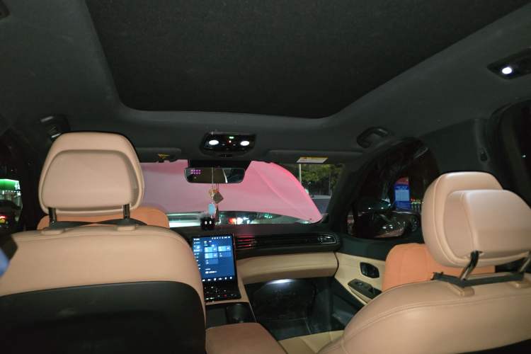 Used Nio ES8 2022 100 kWh 7-Seater Version Headliner
