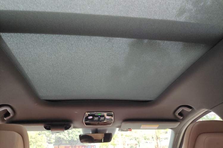 Used Nio ES8 2022 75 kWh Six-Seater Version Headliner