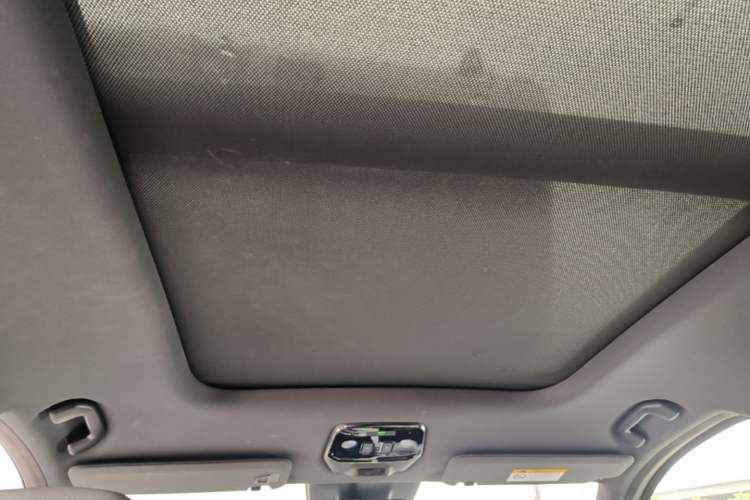 Used Nio ES8 2022 75 kWh Six-Seater Version Headliner