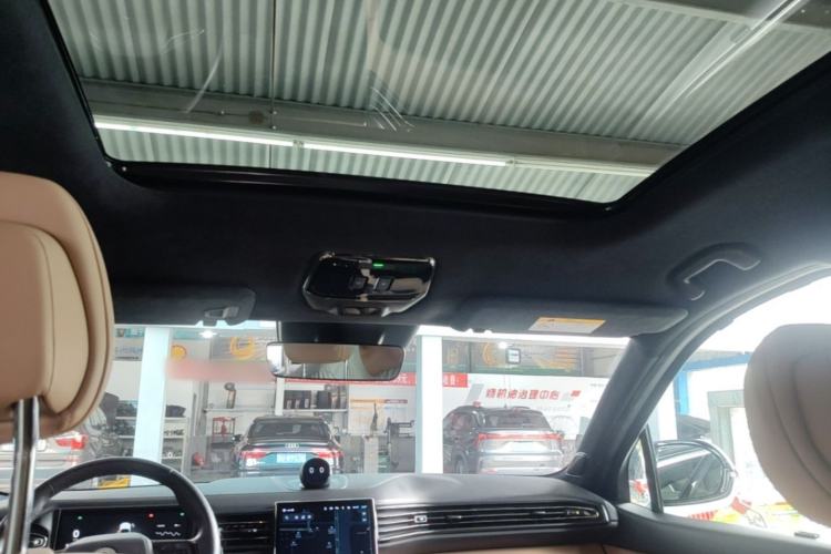 Used Nio ES8 2022 75 kWh Signature Edition Six-Seater Headliner