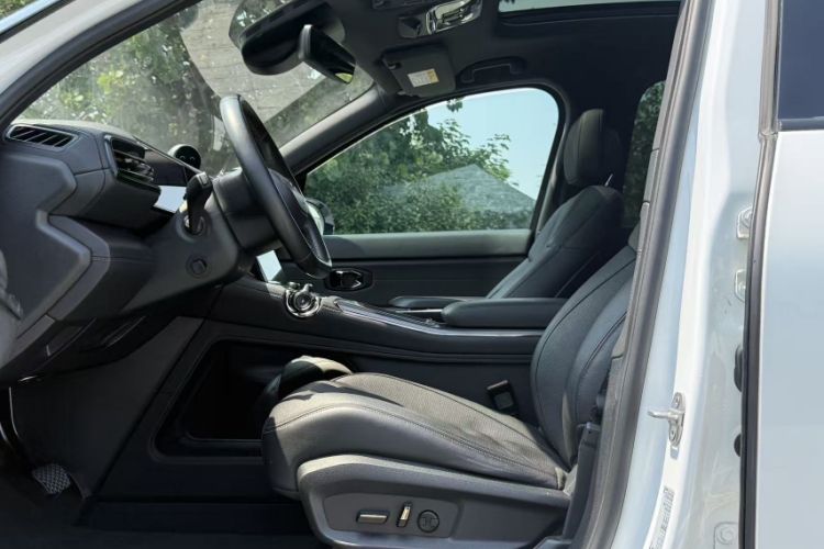 Used Nio ES8 2022 75 kWh 7-Seater Version Interior 1