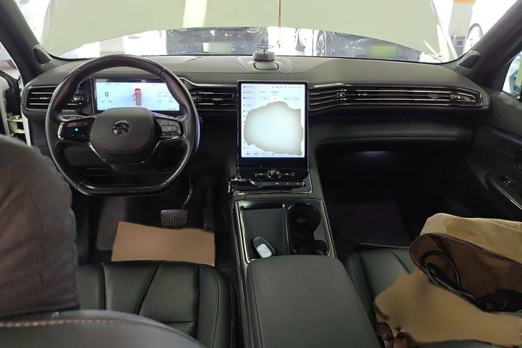 Used Nio ES8 2022 100 kWh 7-Seater Version Interior 2