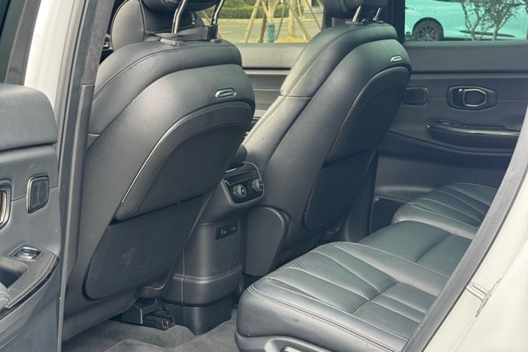Used Nio ES8 2022 100kWh Signature Edition Seven-Seater Interior 2