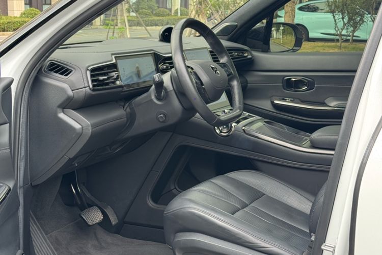 Used Nio ES8 2022 100kWh Signature Edition Seven-Seater Interior 3