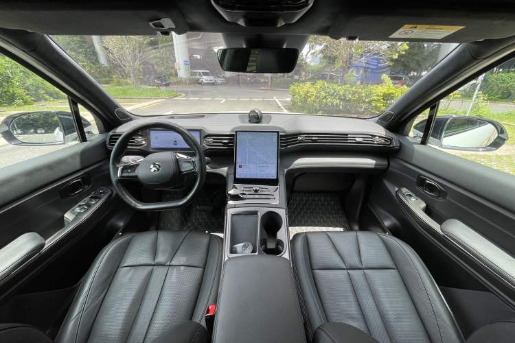 Used Nio ES8 2022 75 kWh 7-Seater Version Interior 4