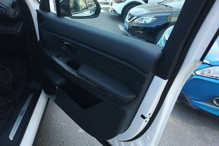 Used Nio ES8 2022 100 kWh 7-Seater Version Interior 5