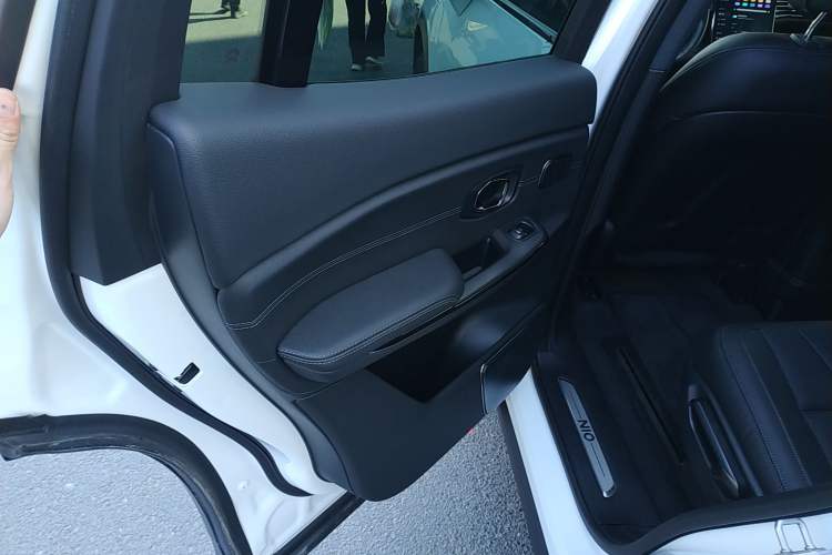 Used Nio ES8 2022 100 kWh 7-Seater Version Interior 8