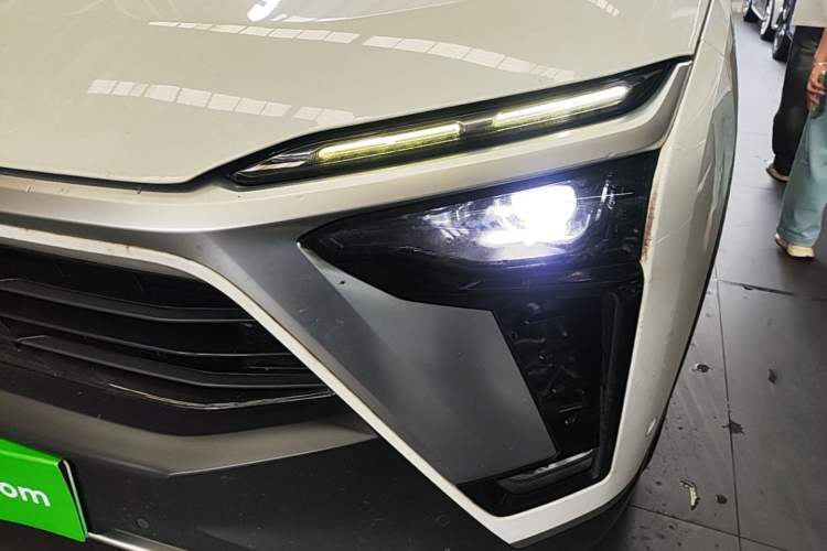Used Nio ES8 2022 75 kWh 7-Seater Version Left Front Headlight