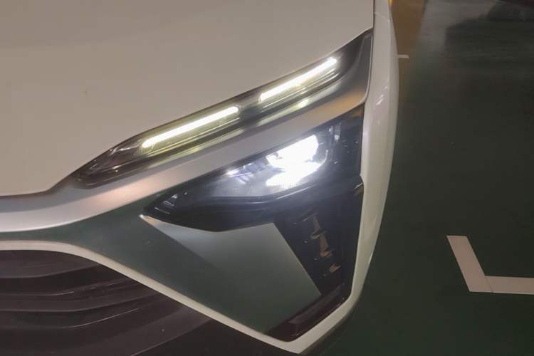 Used Nio ES8 2022 100 kWh Six-Seater Version Left Front Headlight