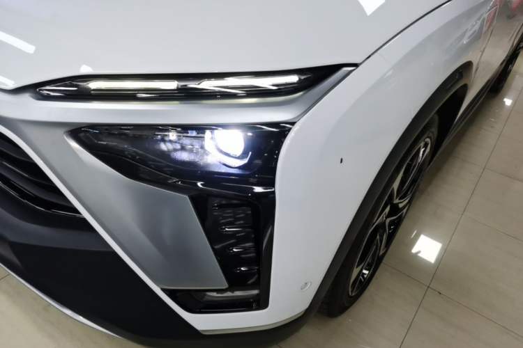 Used Nio ES8 2022 75 kWh Signature Edition Six-Seater Left Front Headlight
