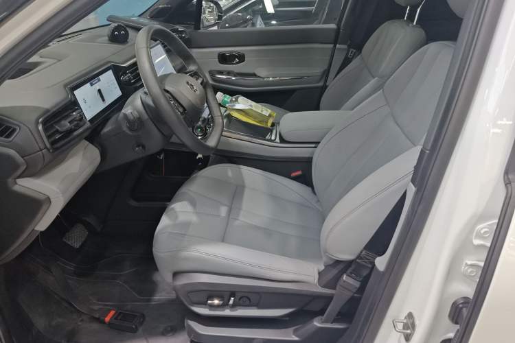 Used Nio ES8 2022 100 kWh Six-Seater Version Left Front Seat