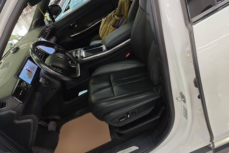 Used Nio ES8 2022 100 kWh 7-Seater Version Left Front Seat