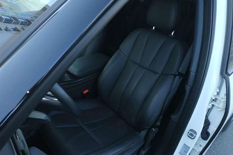 Used Nio ES8 2022 100 kWh 7-Seater Version Left Front Seat