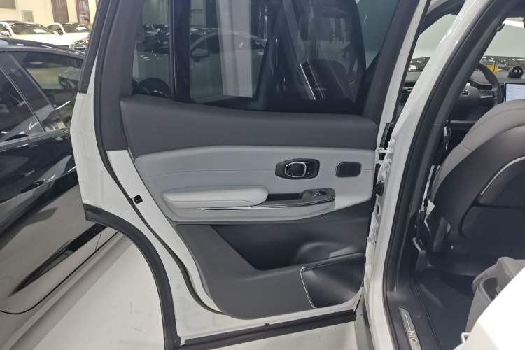 Used Nio ES8 2022 100 kWh Six-Seater Version Left Rear Door Interior