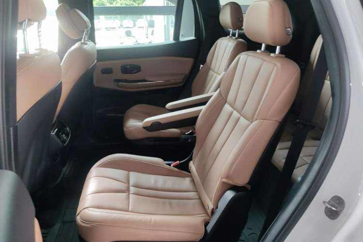 Used Nio ES8 2022 75 kWh Signature Edition Six-Seater Left Rear Seat