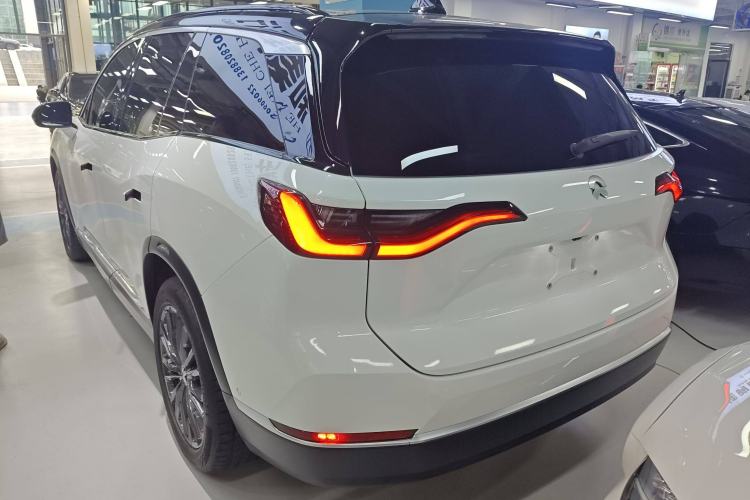 Used Nio ES8 2022 100 kWh Six-Seater Version Left Side