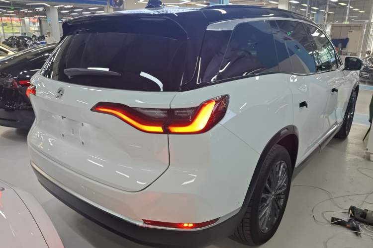 Used Nio ES8 2022 100 kWh Six-Seater Version Rear Right 45 Deg