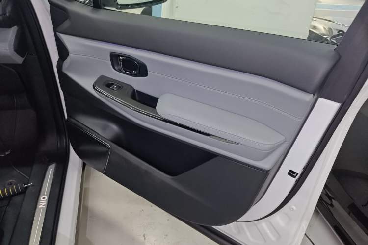 Used Nio ES8 2022 100 kWh Six-Seater Version Right Front Door Interior